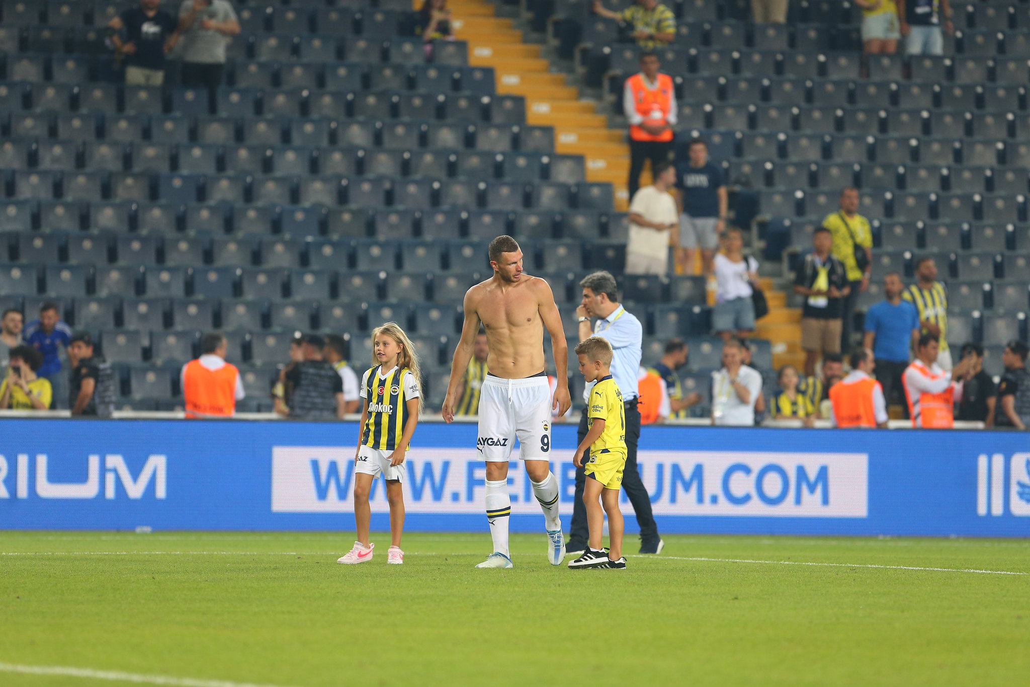 TRANSFER HABERİ: Fenerbahçe’de sıcak gelişme! İstanbulspor maçı sonrası takımdan ayrılıyor