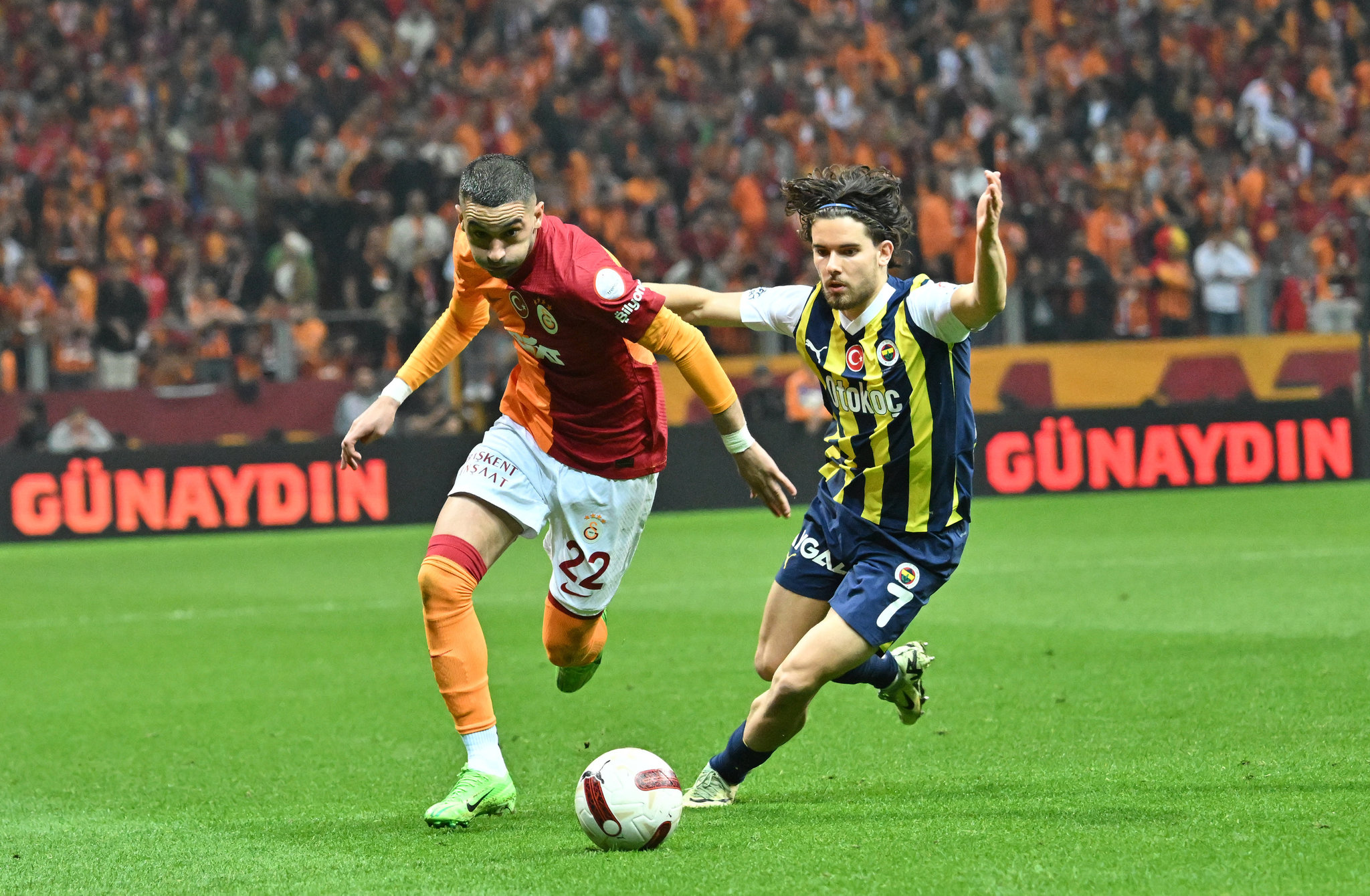 Beşiktaş, Fenerbahçe ve Galatasaray çok sürpriz bir yıldızın peşinde! Transferde yılın kapışması