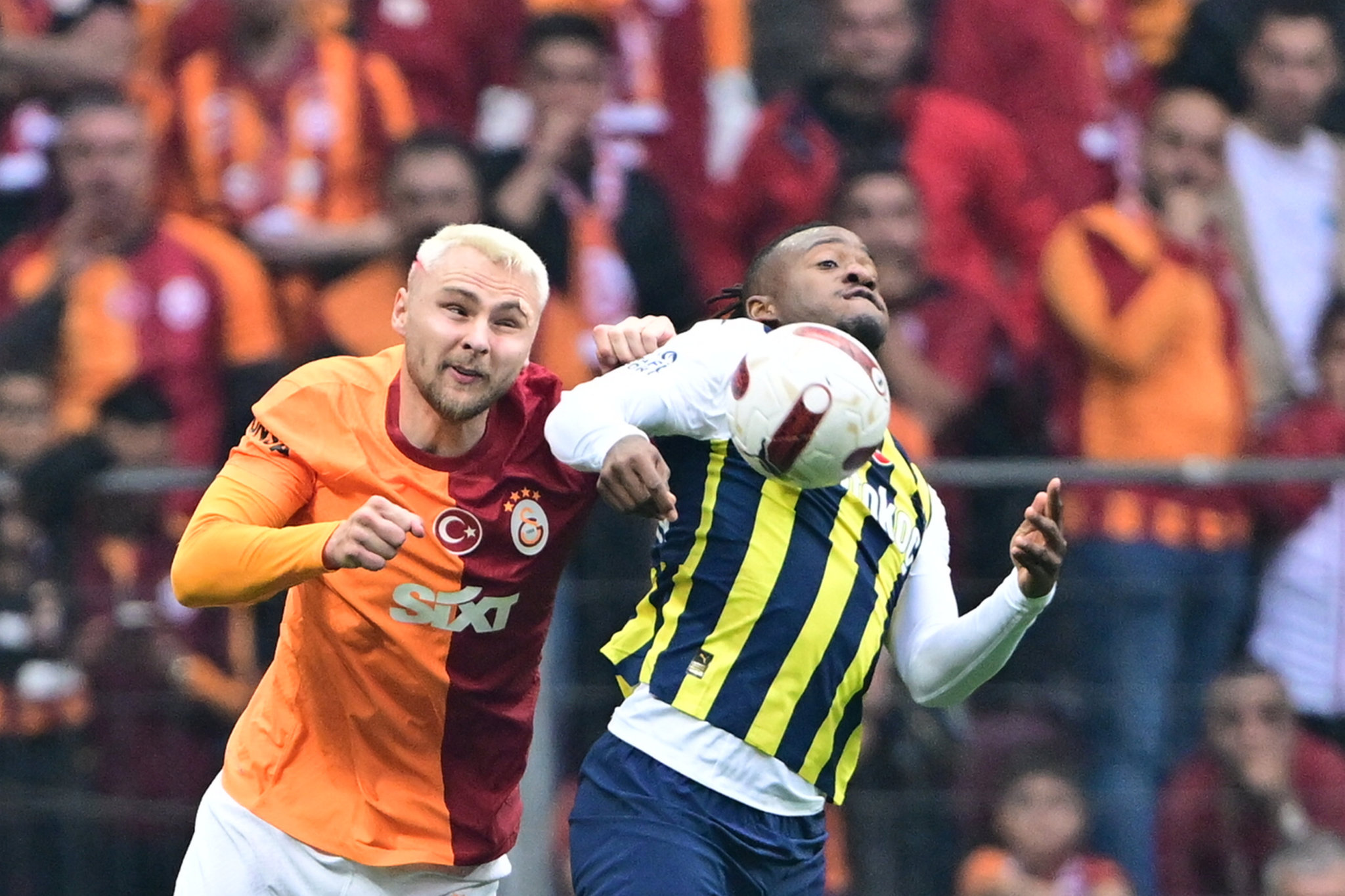 Victor Nelsson’dan Galatasaray taraftarlarına olay tepki! Yazıklar olsun