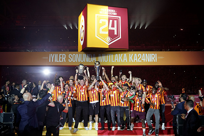 Victor Nelsson’dan Galatasaray taraftarlarına olay tepki! Yazıklar olsun