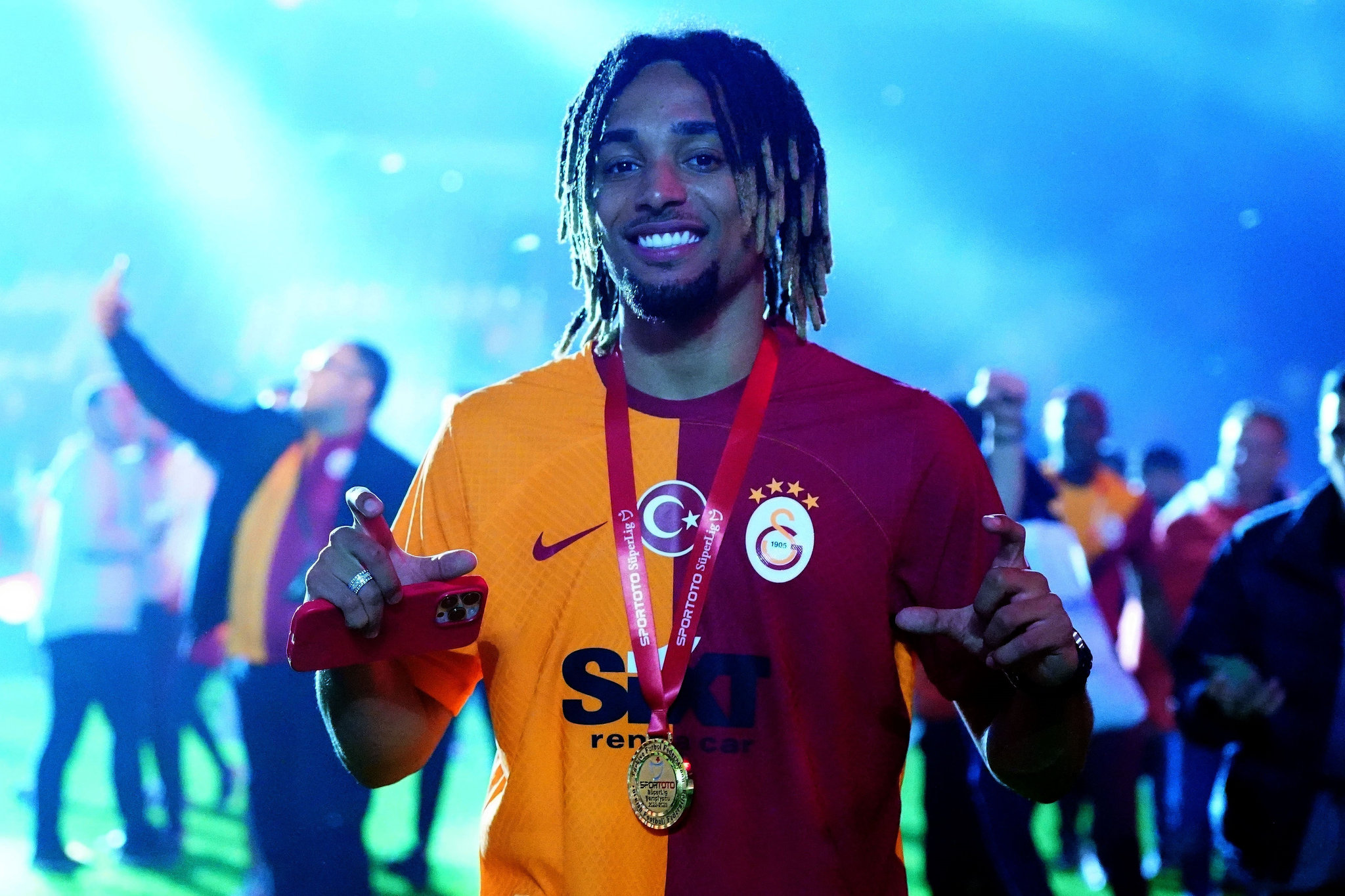 TRANSFER HABERİ: Sacha Boey Galatasaray’a dönüyor! Resmi açıklama...