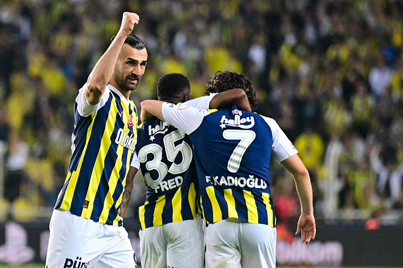 TRANSFER HABERİ | Fenerbahçe’den orta saha bombası! Dünya yıldızları bir bir gelecek