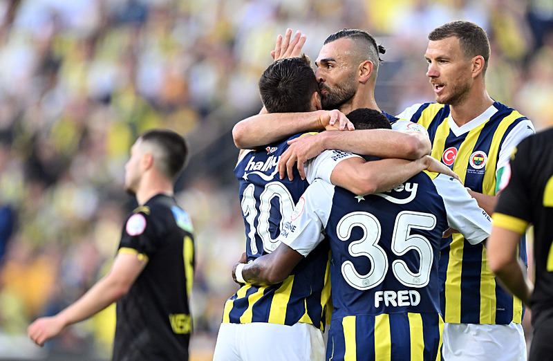 TRANSFER HABERİ | Fenerbahçe’den orta saha bombası! Dünya yıldızları bir bir gelecek