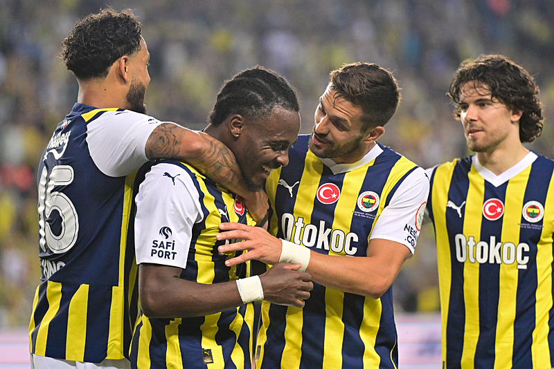 Fenerbahçe transferde çıldırdı! 2 flaş isim listede