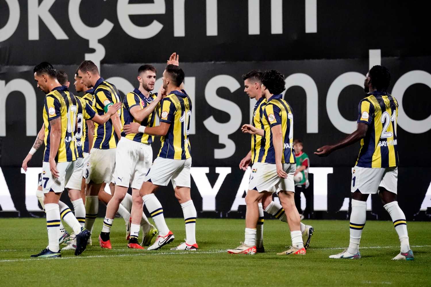 Fenerbahçe transferde çıldırdı! 2 flaş isim listede