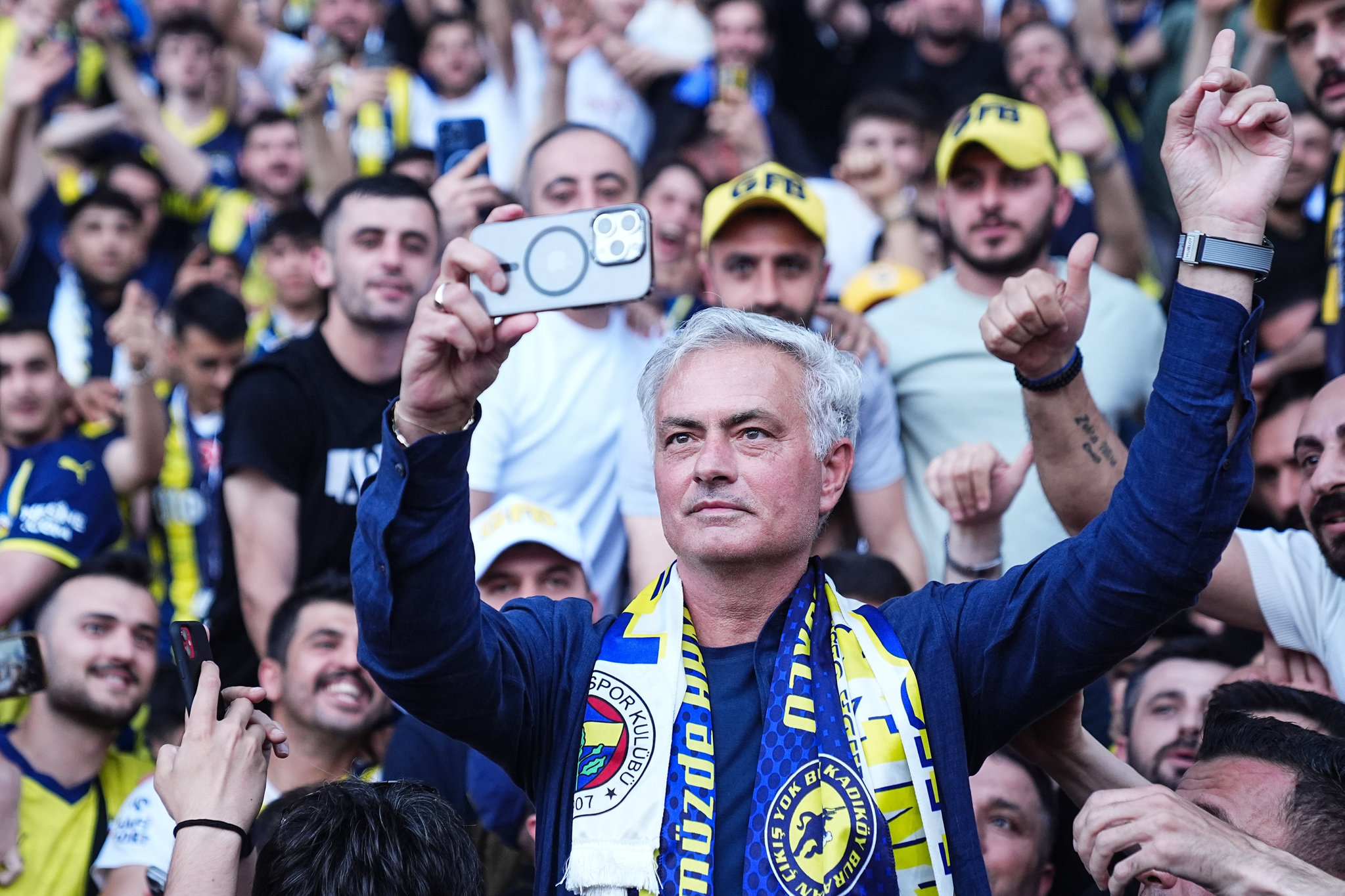 FENERBAHÇE HABERLERİ | Jose Mourinho’nun imza töreni Avrupa basınında!