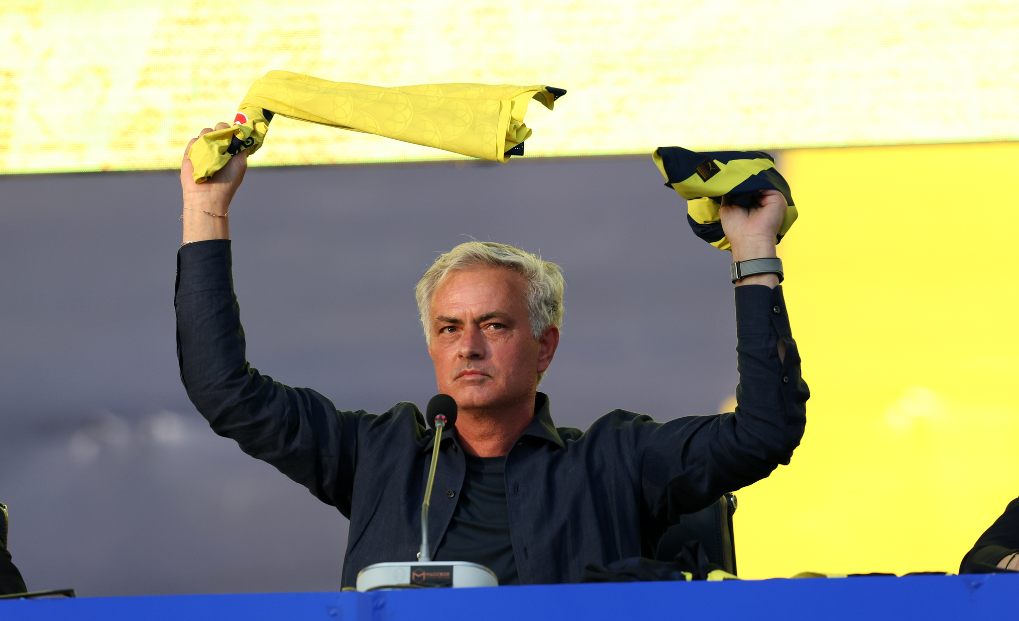 FENERBAHÇE HABERLERİ | Jose Mourinho’nun imza töreni Avrupa basınında!