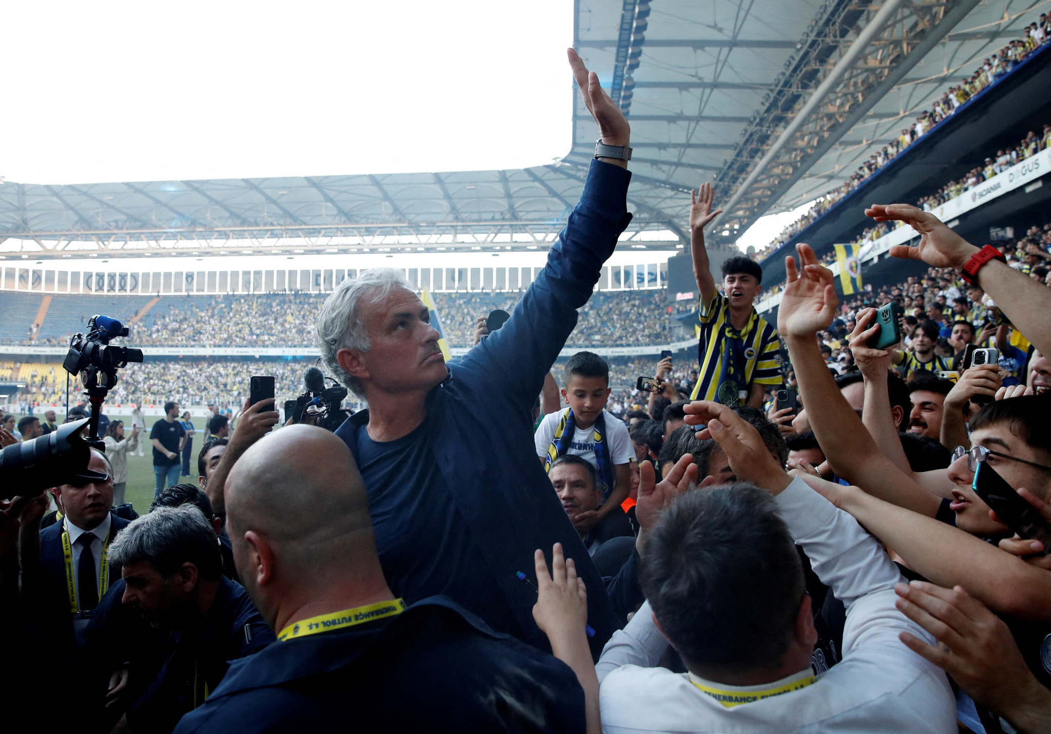 FENERBAHÇE HABERLERİ | Jose Mourinho’nun imza töreni Avrupa basınında!