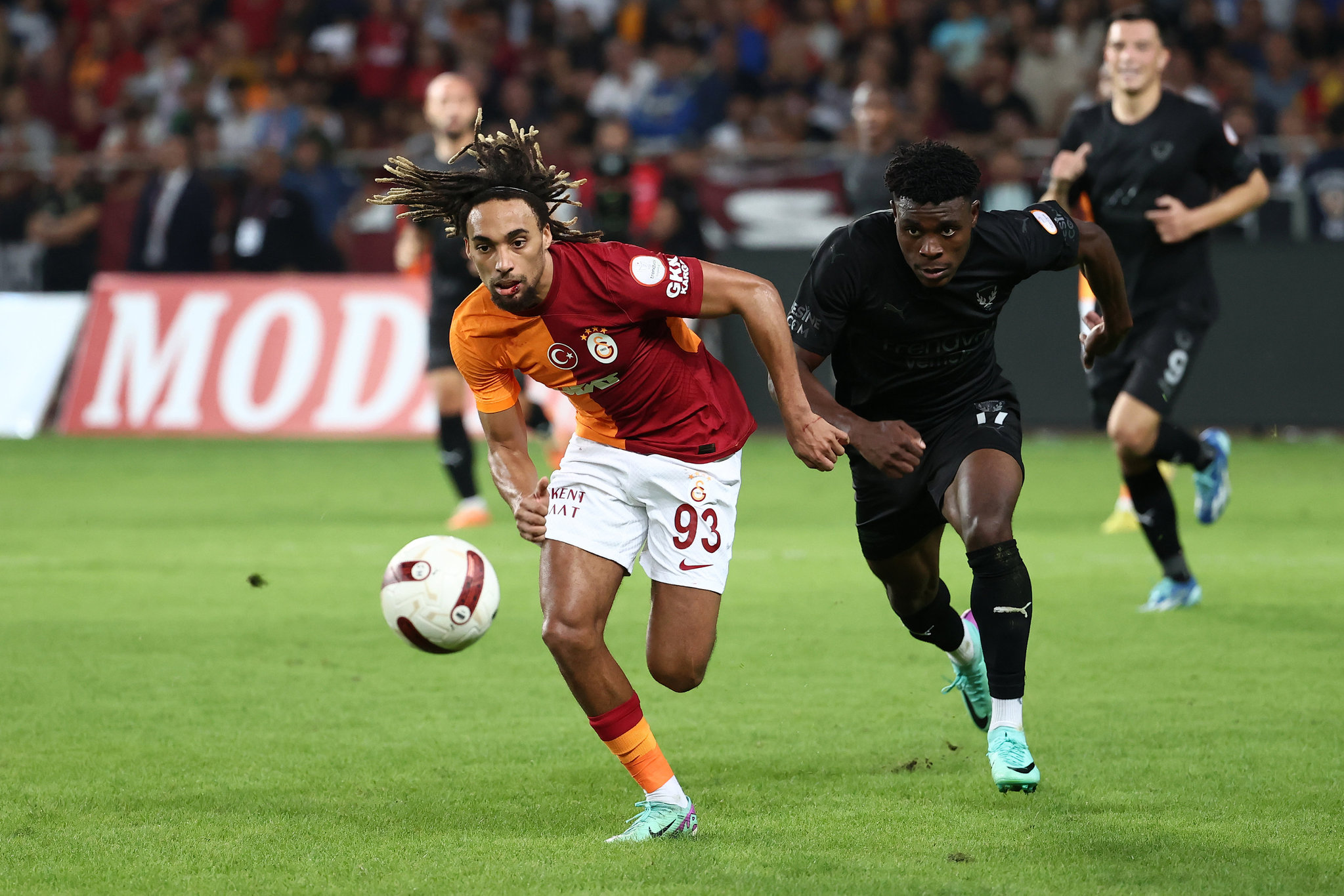 TRANSFER HABERLERİ: Galatasaray istiyordu! Bayern Münih’ten Sacha Boey kararı