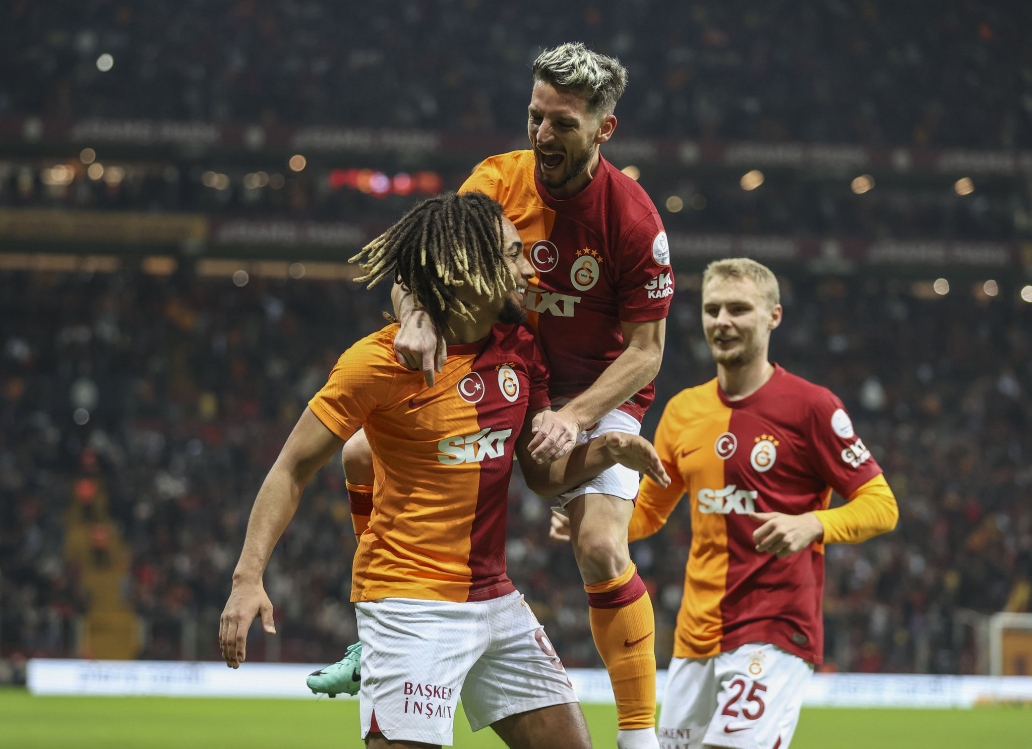 TRANSFER HABERLERİ: Galatasaray istiyordu! Bayern Münih’ten Sacha Boey kararı