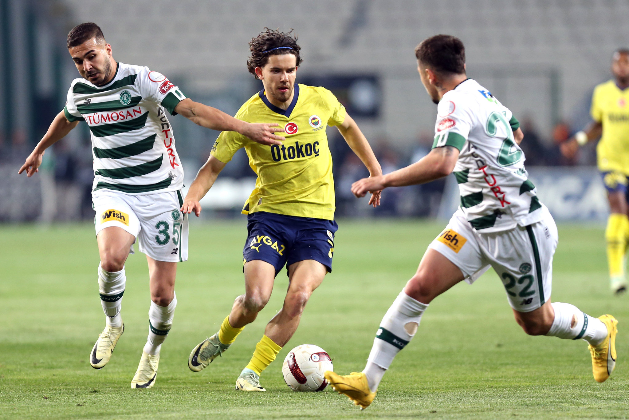 FENERBAHÇE HABERLERİ | Avrupa devlerini peşine takmıştı! Ferdi Kadıoğlu o alanda Süper Lig’in zirvesinde