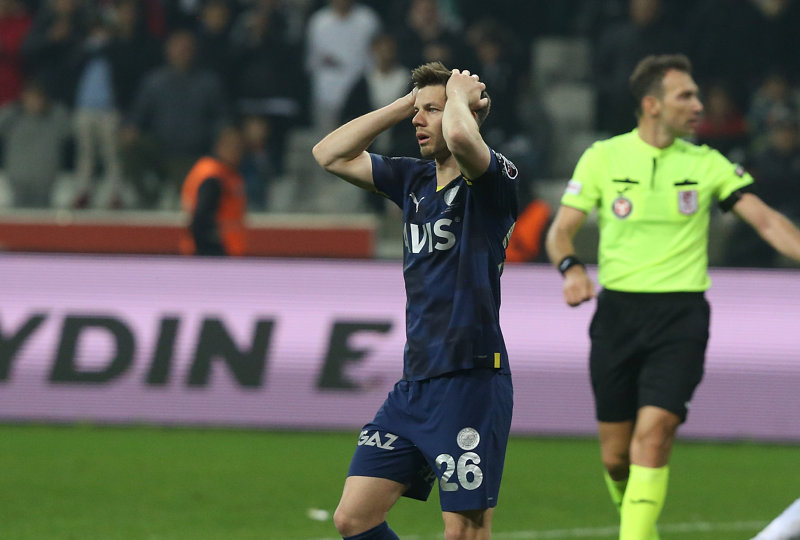 FENERBAHÇE TRANSFER HABERLERİ: Miha Zajc takımdan ayrılıyor! İngiliz basını duyurdu