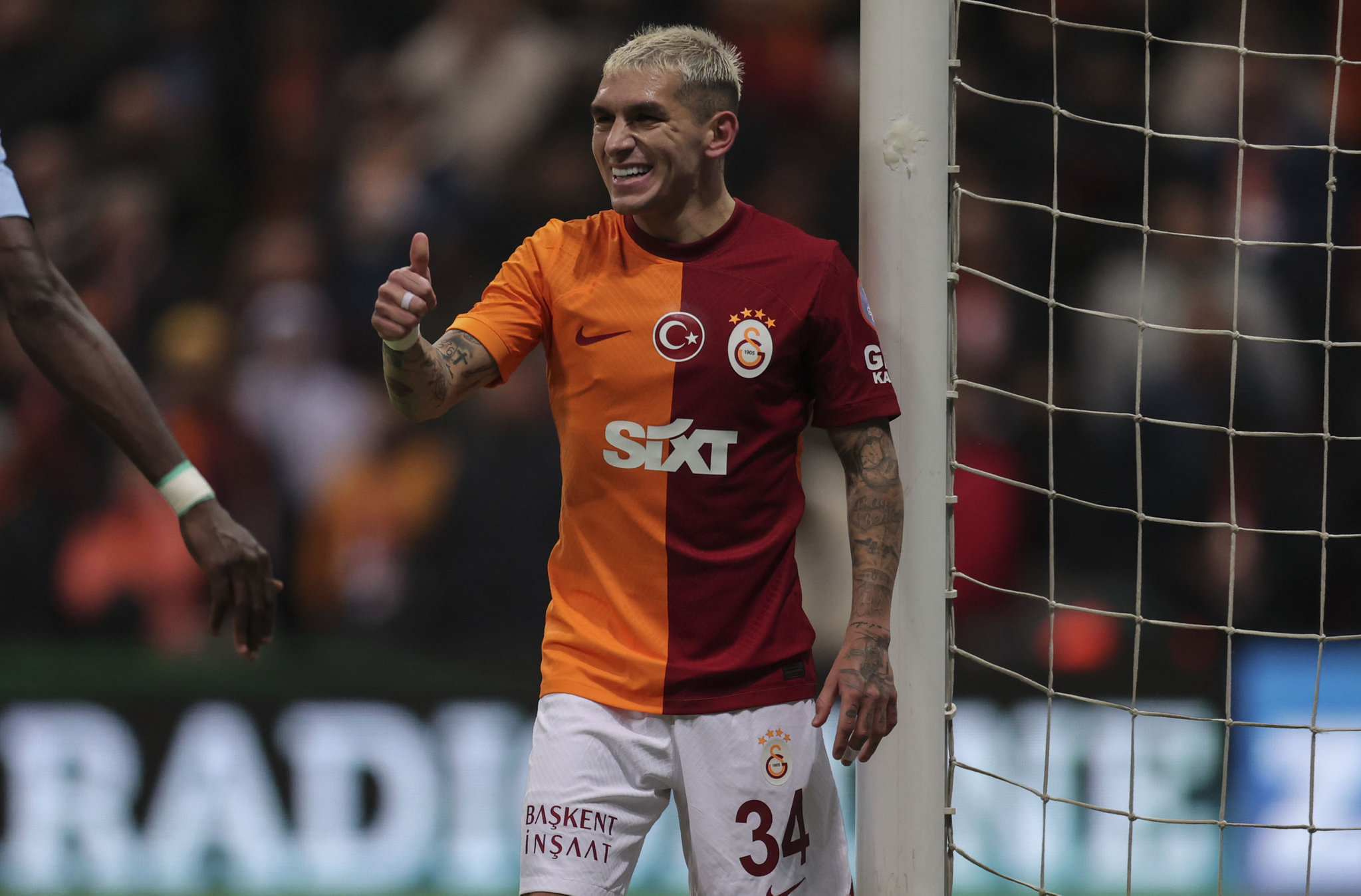 TRANSFER HABERLERİ: Galatasaray’dan sürpriz orta saha harekatı! O maçta canlı izlendi