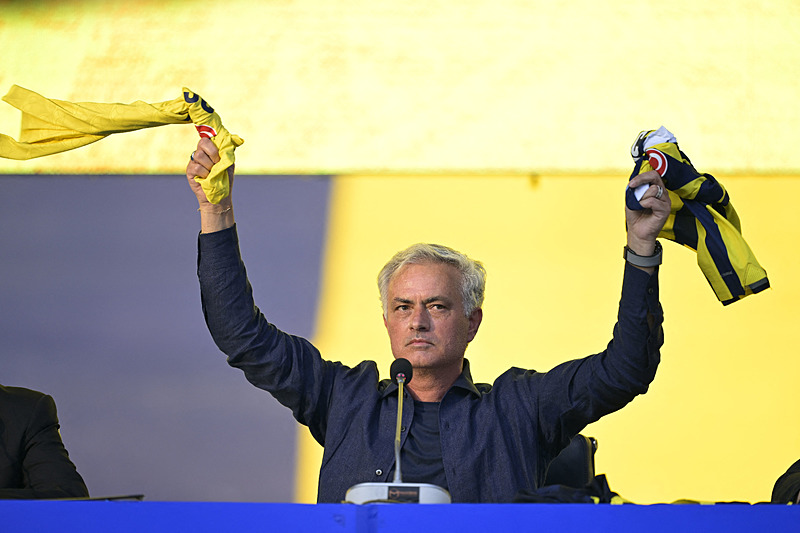 FENERBAHÇE HABERLERİ - Jose Mourinho’dan yıldız isme şans! Kadroda görmek istiyor