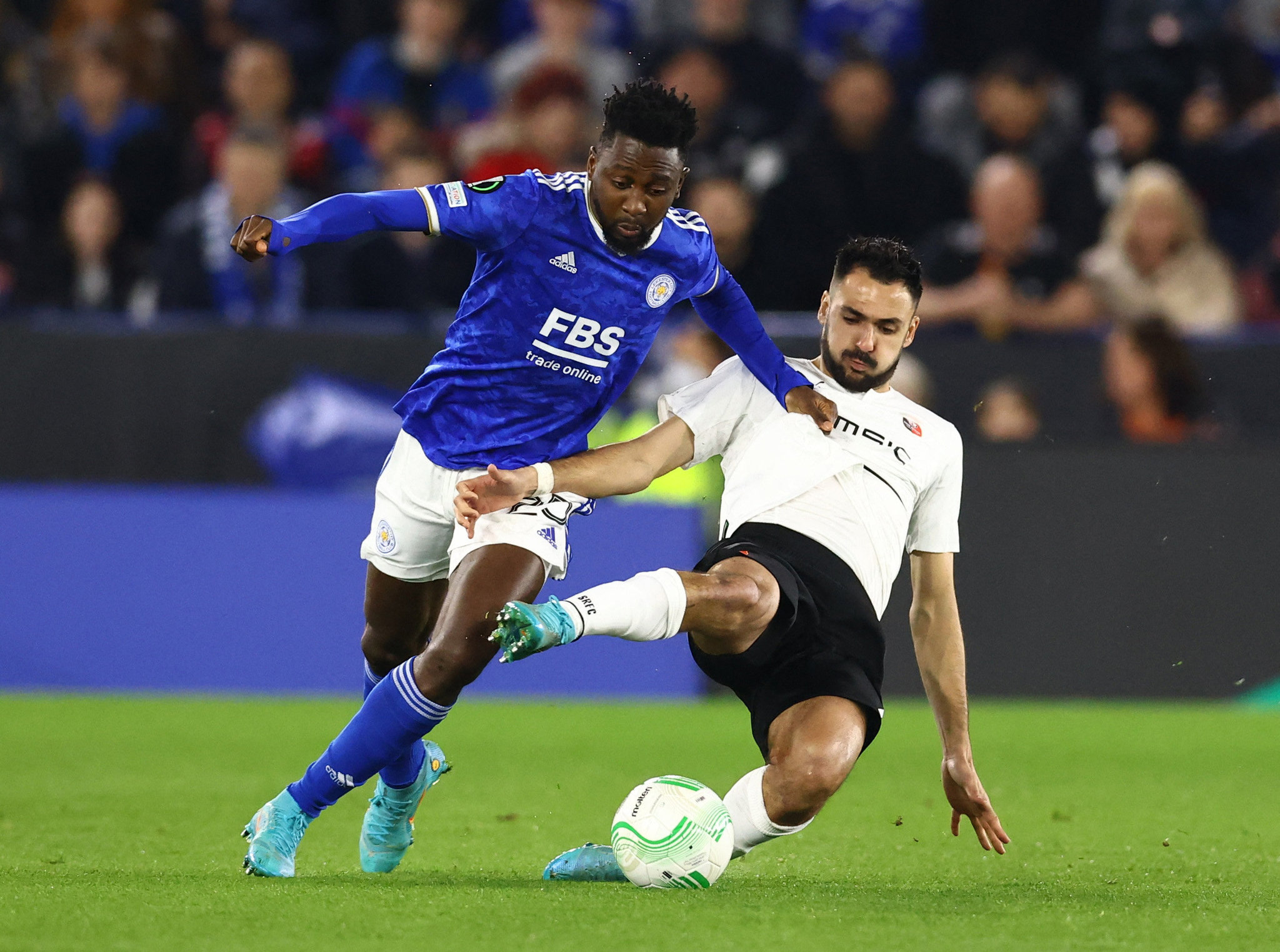 TRANSFER HABERLERİ: Çağlar Söyüncü’nün takım arkadaşı Fenerbahçe’ye! Bonservissiz gelecek