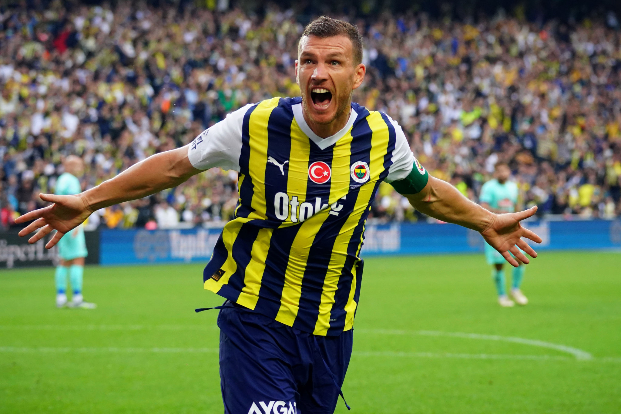 FENERBAHÇE HABERİ: Ve transfer resmileşiyor! İşte Dzeko’nun imza tarihi