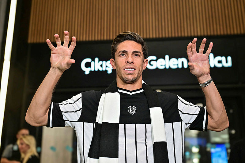 TRANSFER HABERİ | Beşiktaş’a Paulista’dan sonra bir stoper daha geliyor!
