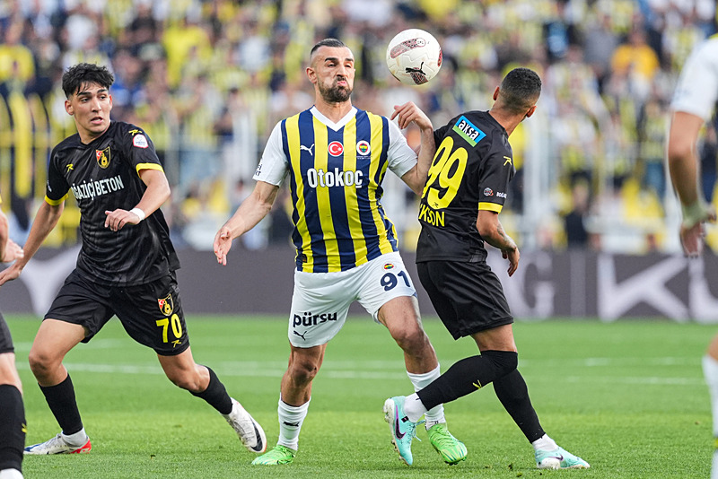 FENERBAHÇE TRANSFER HABERİ - Yıldız isme 5 teklif! Kararı Jose Mourinho verecek