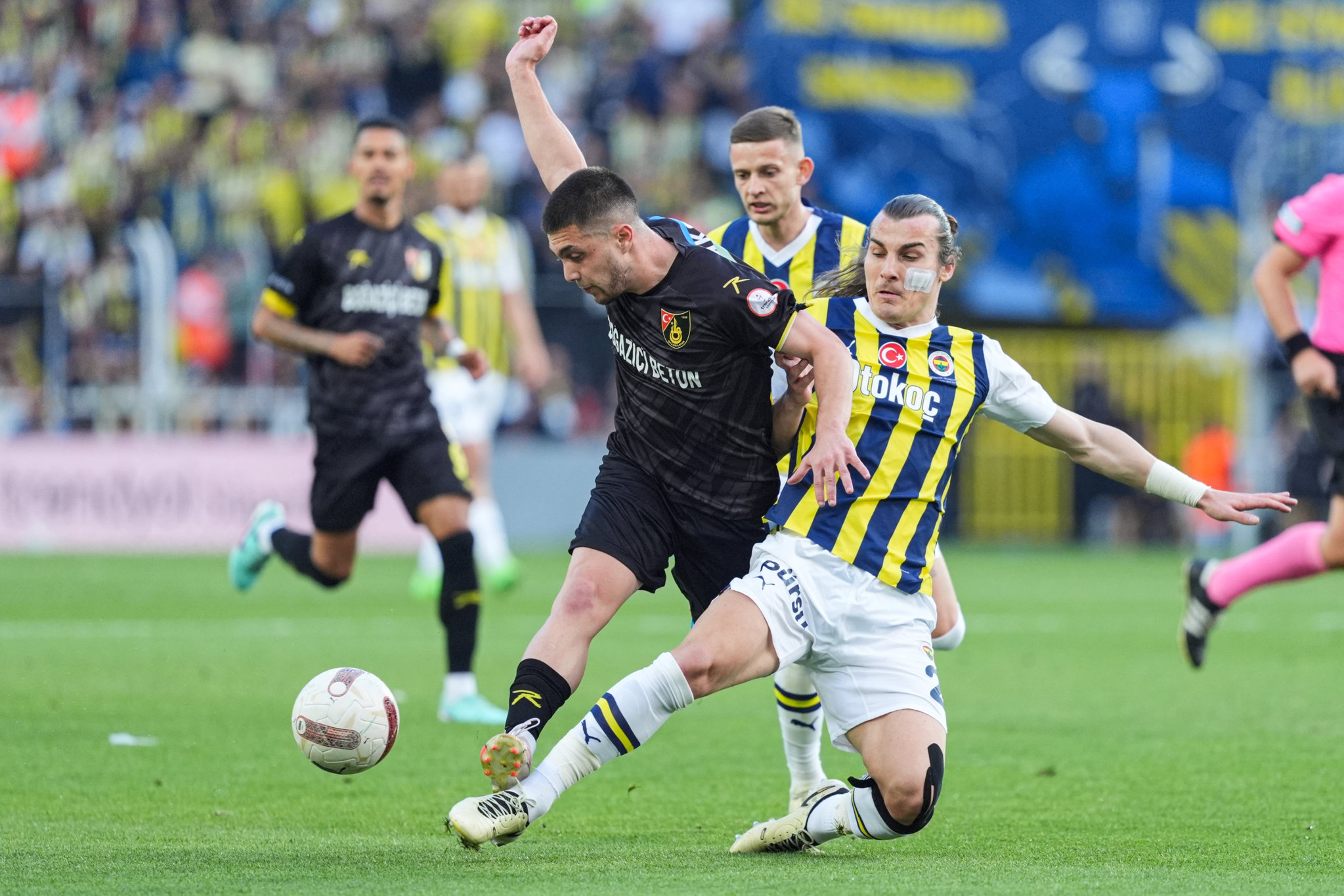 FENERBAHÇE TRANSFER HABERİ | Çağlar Söyüncü olmazsa Victor Lindelöf! Jose Mourinho eski öğrencisini istedi