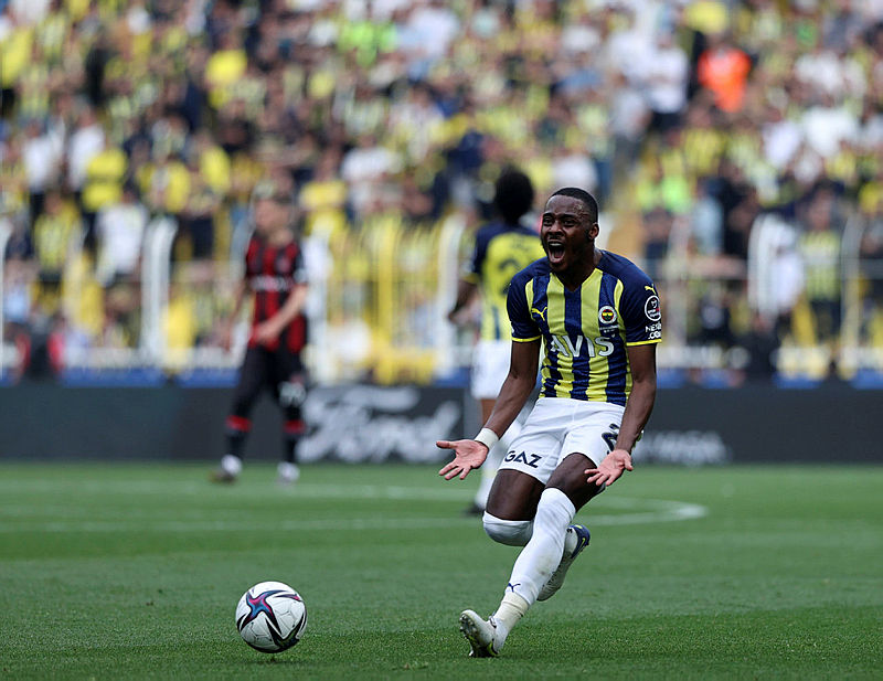 TRANSFER HABERİ: Fenerbahçe’de Osayi Samuel depremi! Bunu kimse beklemiyordu