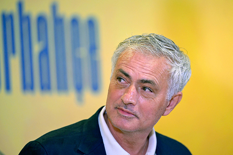 FENERBAHÇE HABERİ: Mourinho’ya yeni yardımcı geliyor! İşte o isim