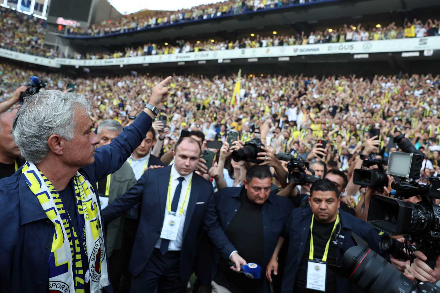 Fenerbahçe’den transferde ters köşe! Mourinho çok istiyor