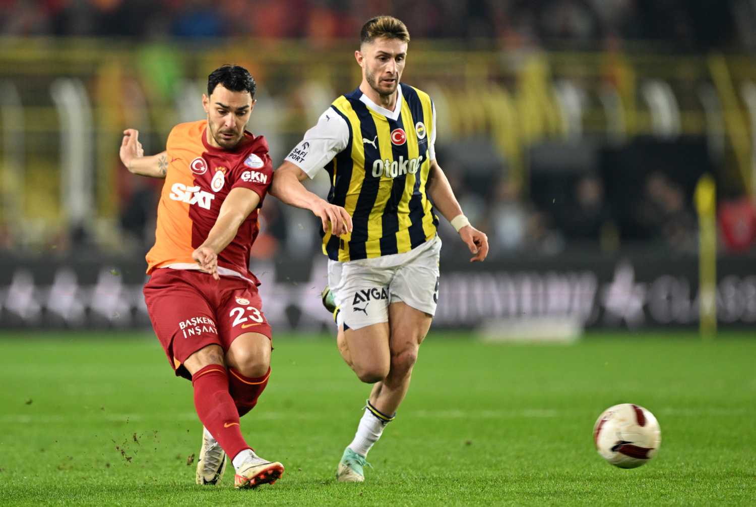 TRANSFER HABERİ | Fenerbahçe ve Galatasaray’a transferde dişli rakip! Premier Lig’den istiyorlar