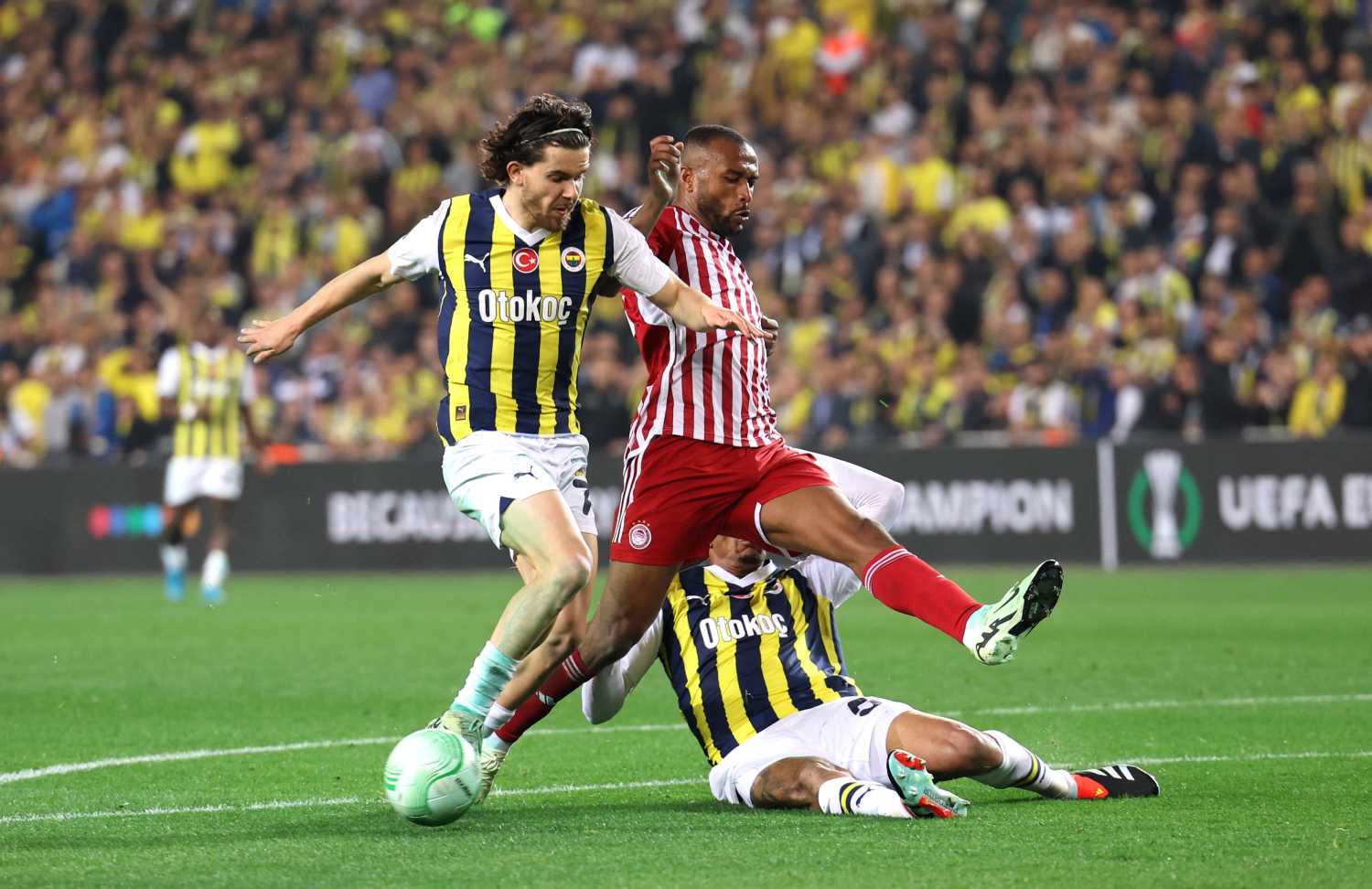 TRANSFER HABERİ: Fenerbahçe El Kaabi’yi İstanbul’a getiriyor! İşte sözleşme şartları