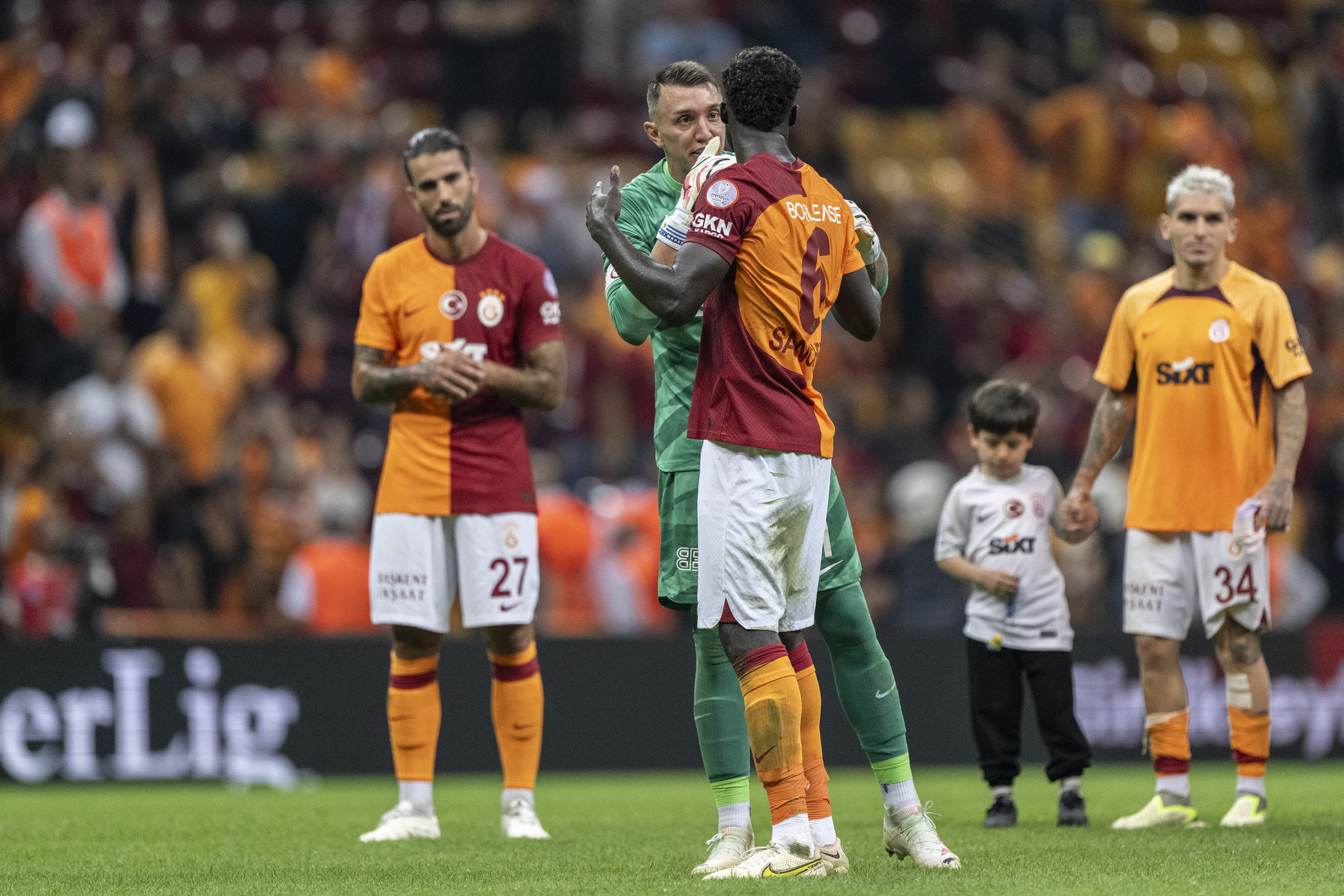 TRANSFER HABERİ | Davinson Sanchez’e dudak uçuklatan teklif! Galatasaray’ın cevabı...