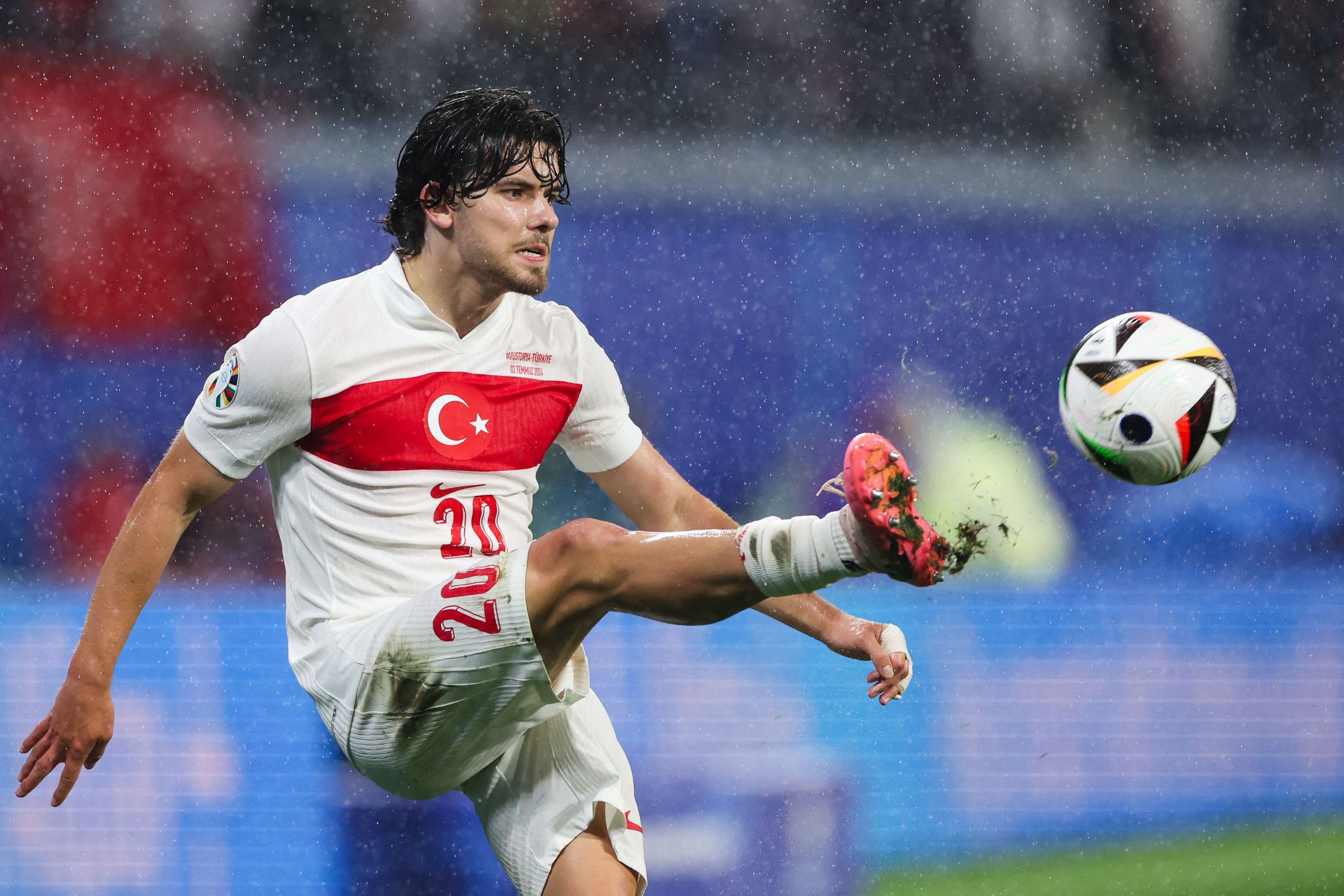 TRANSFER HABERİ: Ferdi Kadıoğlu Fenerbahçe’ye veda mı ediyor? İşte yeni talibi
