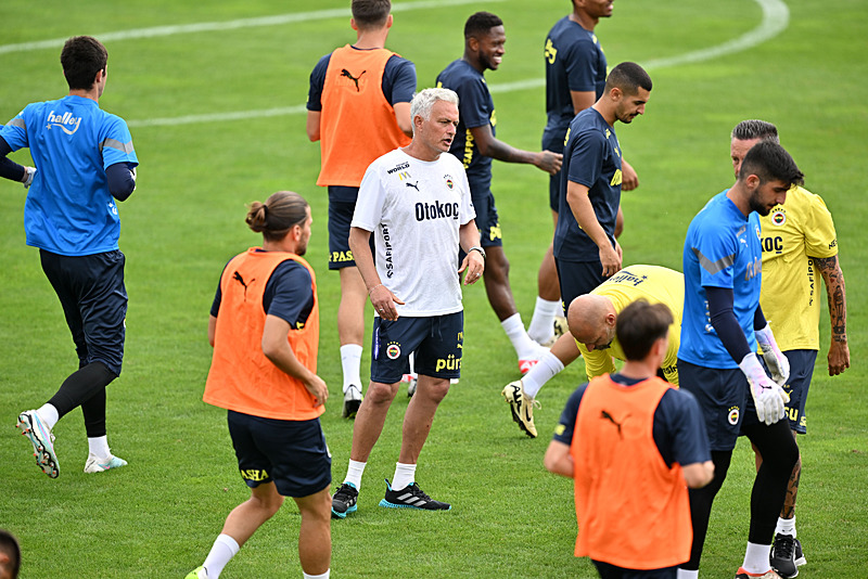 TRANSFER HABERİ - Fenerbahçe’den milli yıldıza kanca! Kulübünden izin çıktı