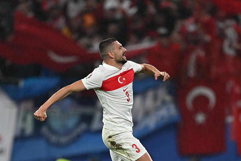TRANSFER HABERİ - Fenerbahçe’den milli yıldıza kanca! Kulübünden izin çıktı