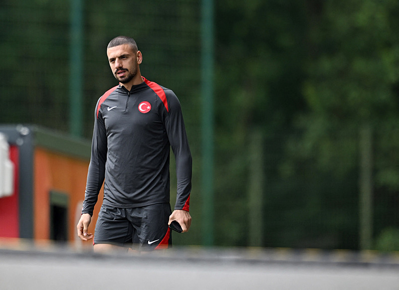 TRANSFER HABERİ - Fenerbahçe’den milli yıldıza kanca! Kulübünden izin çıktı