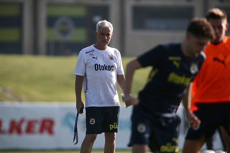TRANSFER HABERİ - Yıldız isim Fenerbahçe’ye önerildi! Jose Mourinho’dan onay çıkmadı