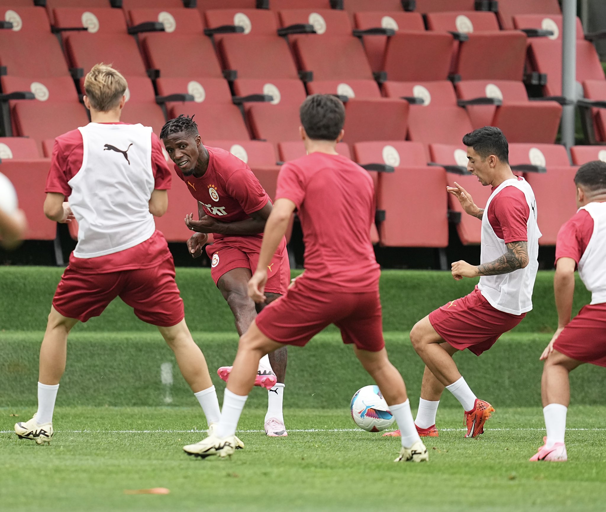 GALATASARAY HABERLERİ: Cimbom’un Pierre-Emile Hojbjerg ısrarı! Transferde 2 rakip birden