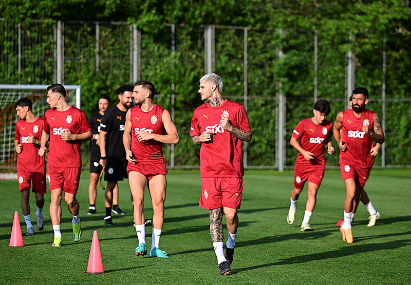 TRANSFER HABERİ | Galatasaray’a yeni Pitbull! Menajeriyle masaya oturuldu