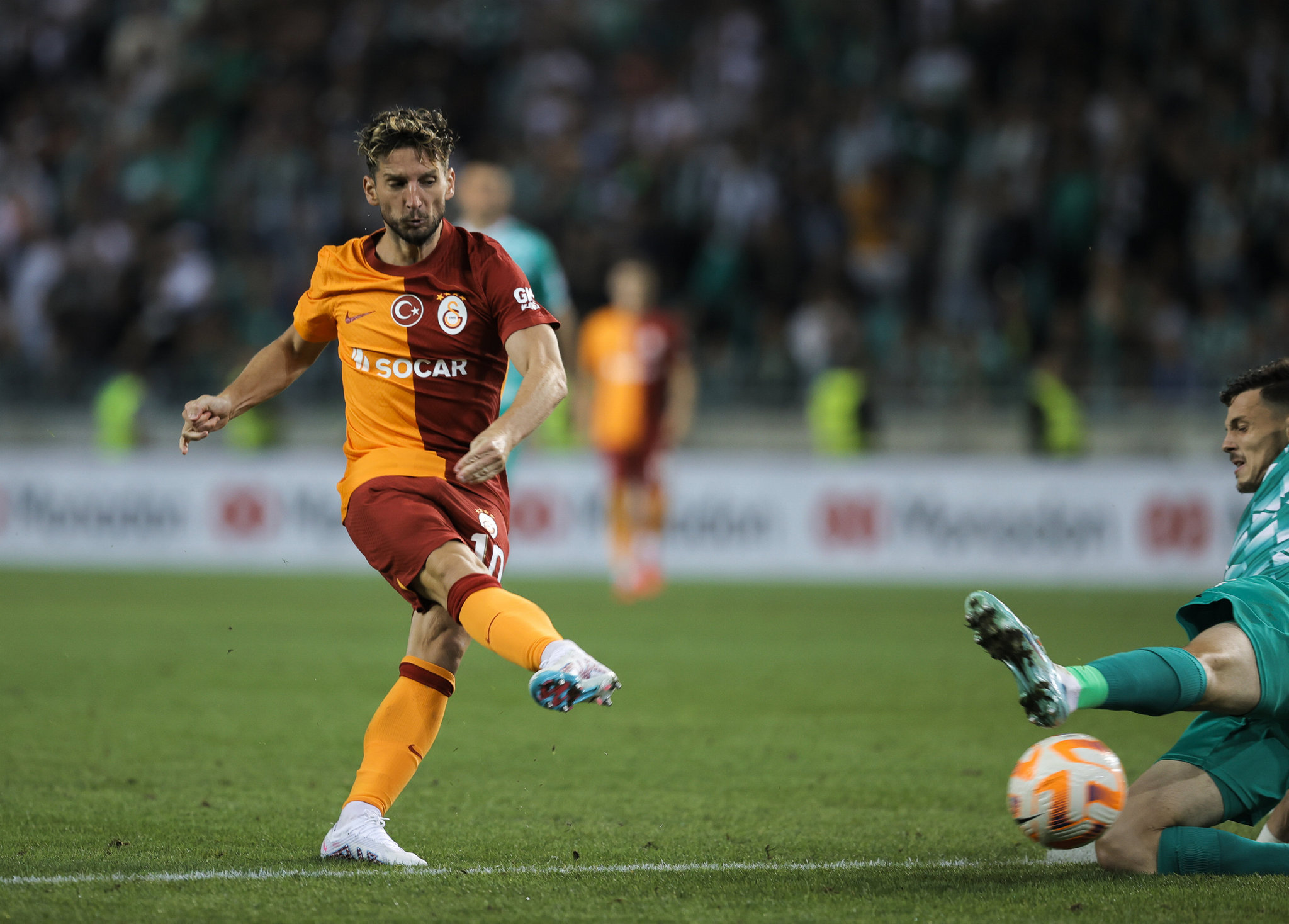 TRANSFER HABERİ: Mertens’ten Galatasaray’a kötü haber! Yeni imza atmıştı ancak...