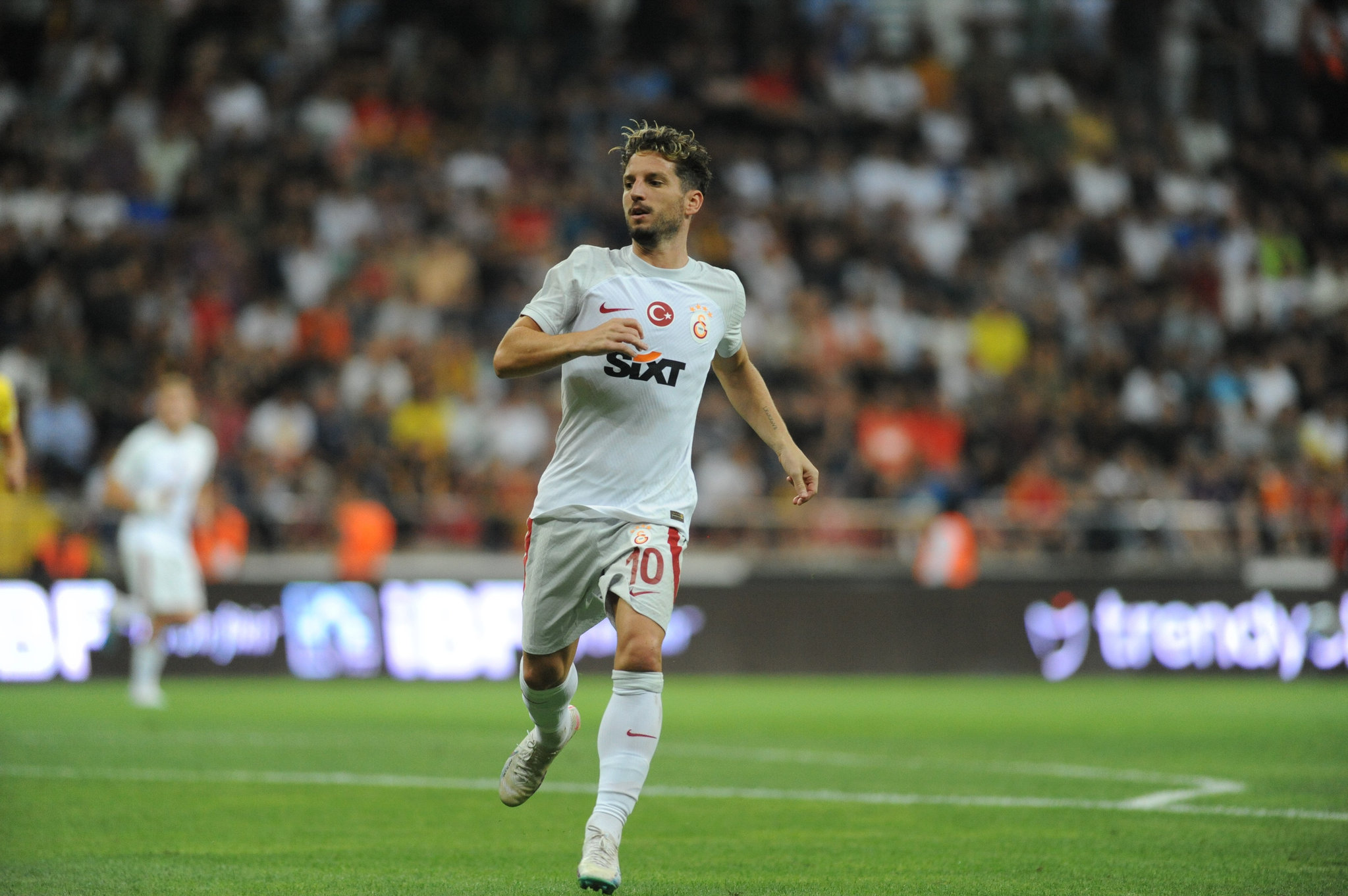 TRANSFER HABERİ: Mertens’ten Galatasaray’a kötü haber! Yeni imza atmıştı ancak...