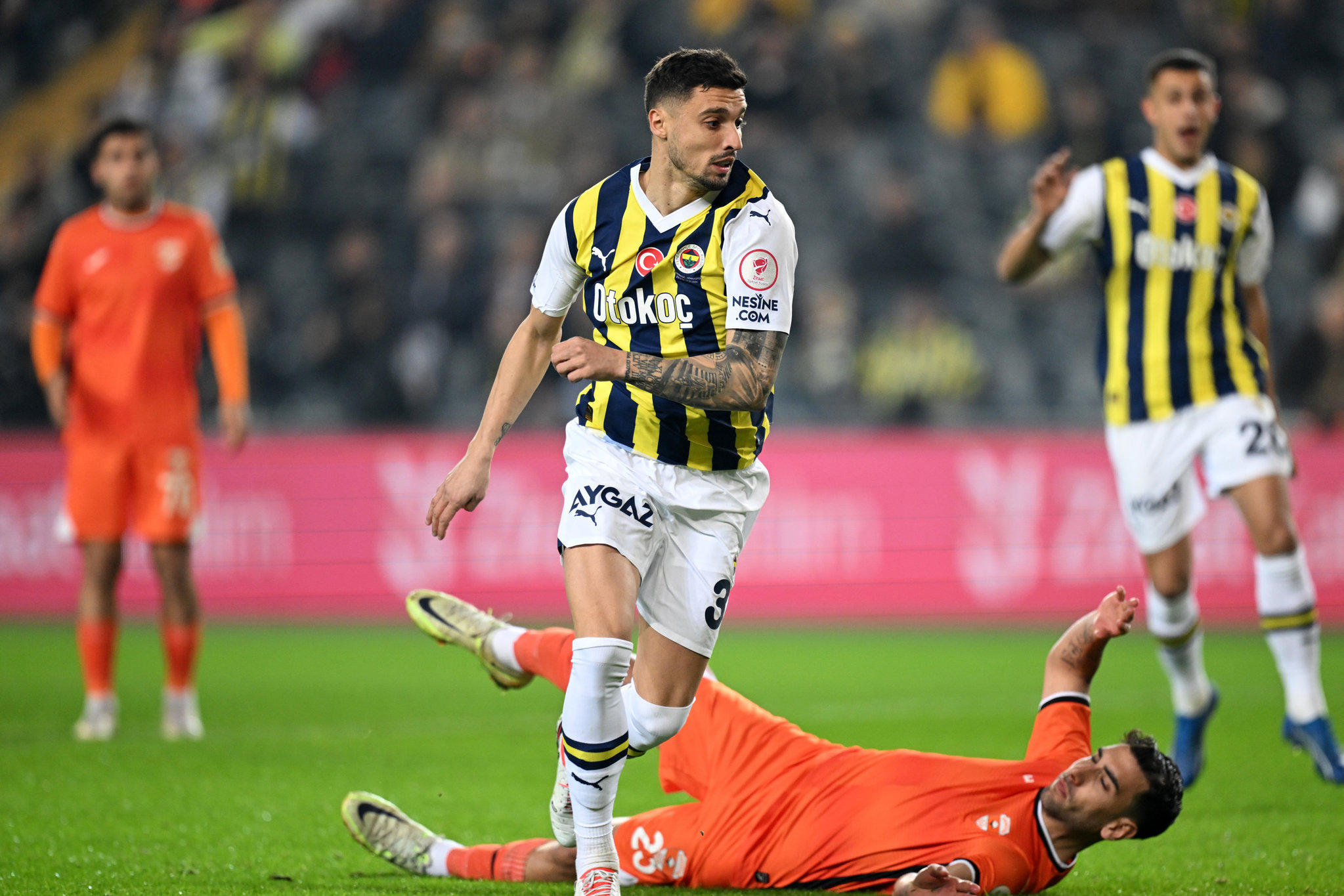 TRANSFER HABERİ: Fenerbahçe’de sıcak gelişme! Krunic...