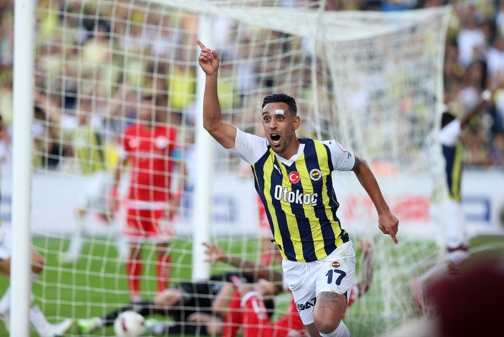 FENERBAHÇE HABERİ: İrfan Can Kahveci’ye astronomik transfer teklifi! Buna kimse inanamadı