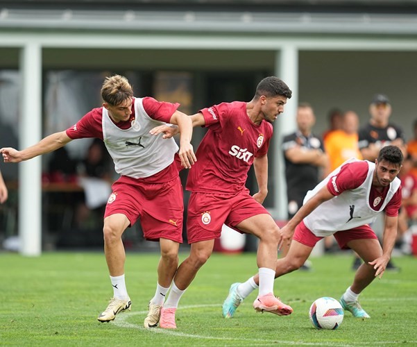 Galatasaray’a şampiyon sağ bek! Bu transfer ses getirir