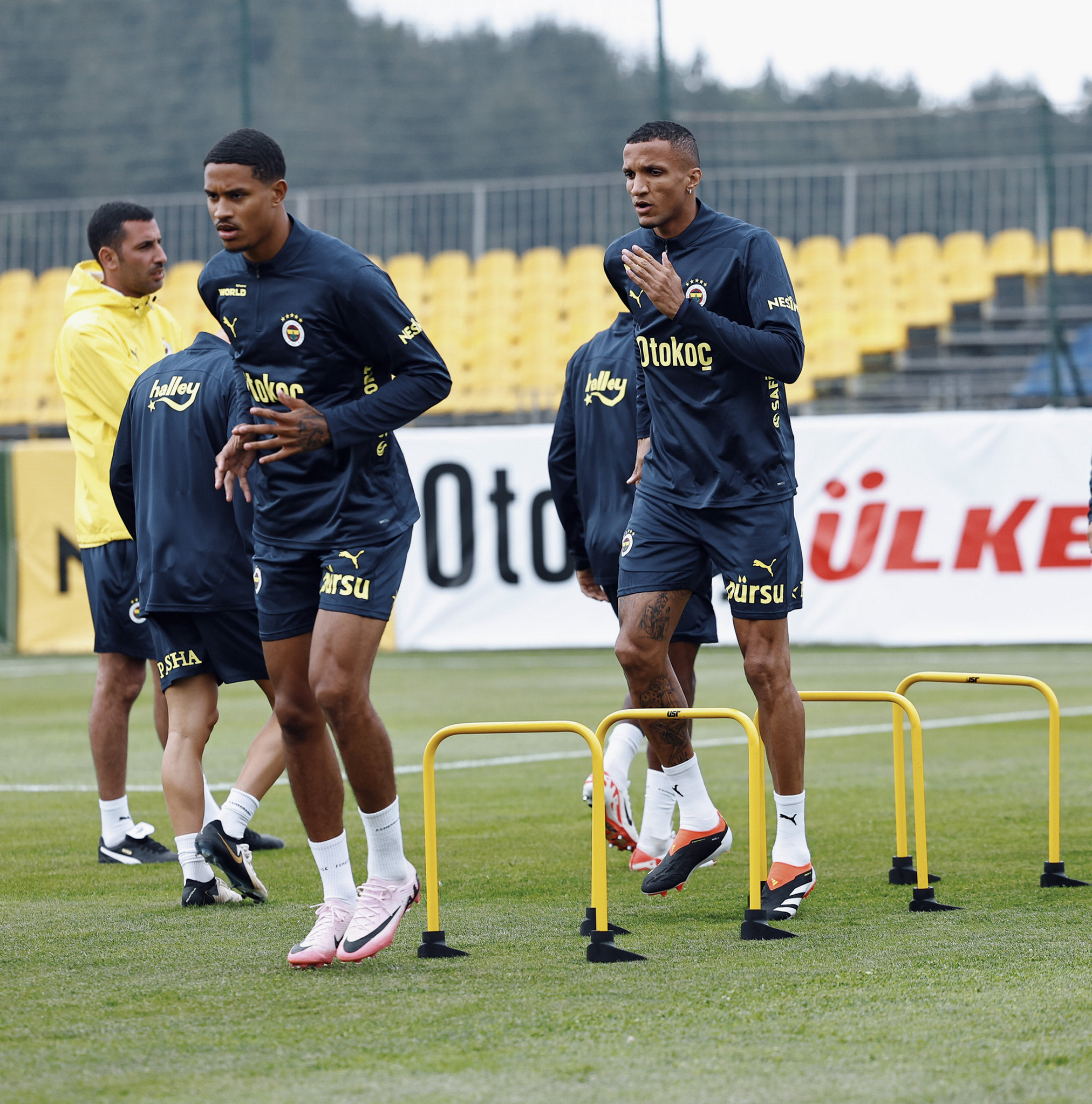 Jayden Oosterwolde’ye Premier Lig kancası! İşte Fenerbahçe’nin beklediği rakam