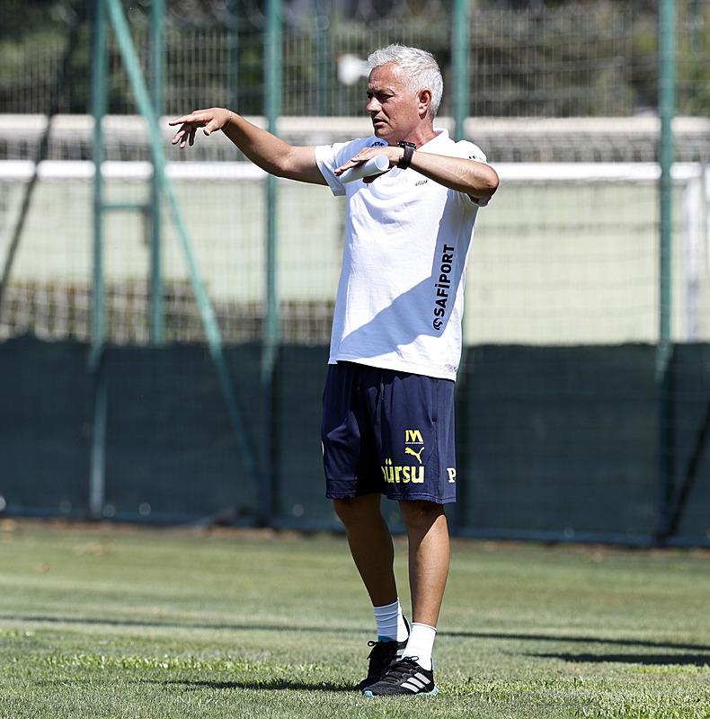 Fenerbahçe İsviçre’de avantaj peşinde! İşte Jose Mourinho’nun Lugano maçı muhtemel 11’i