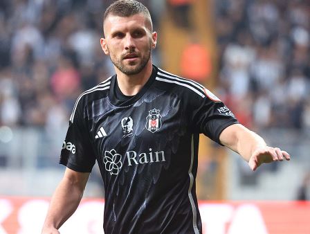 TRANSFER HABERLERİ: Beşiktaş’ta flaş kadro dışı kararı!