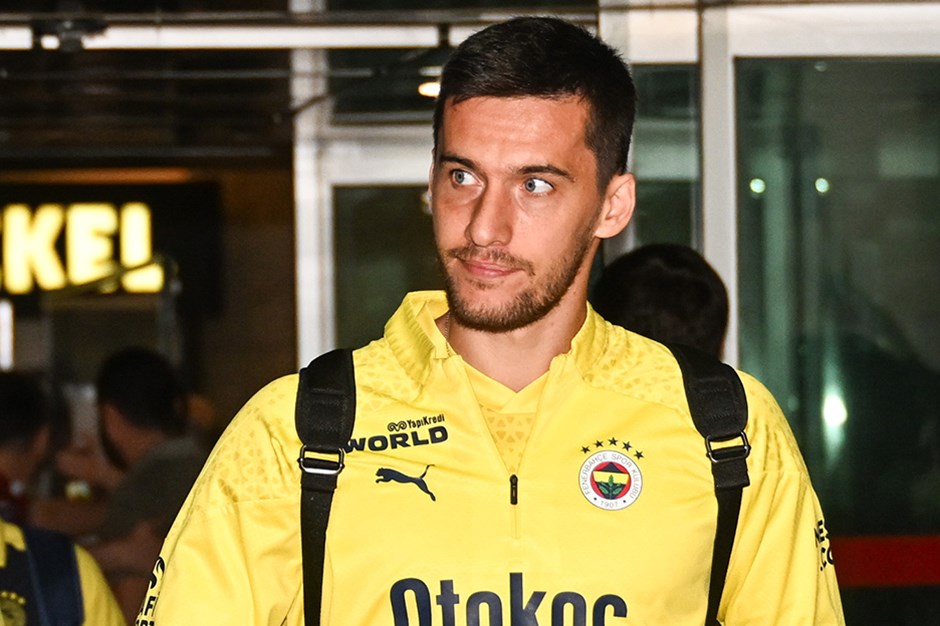 TRANSFER HABERİ | Fenerbahçe’ye Portekizli ön libero! Kanarya’ya 19’luk yıldız