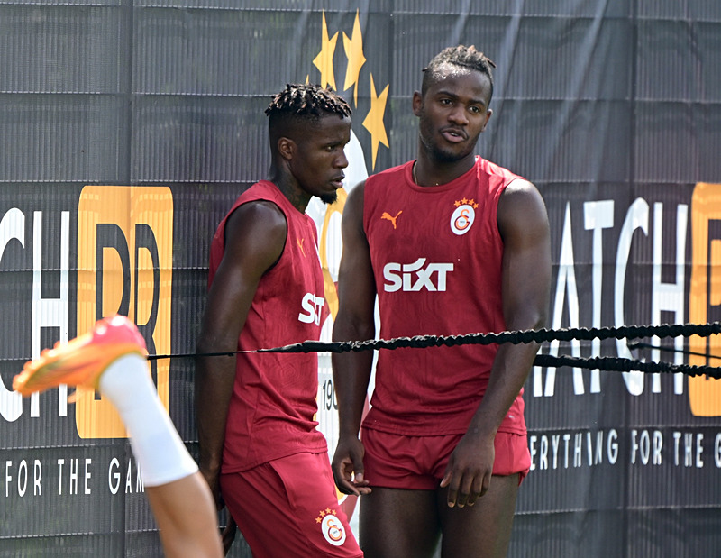 GALATASARAY HABERLERİ - İpler kopma noktasına geldi! Wilfried Zaha ve Okan Buruk...