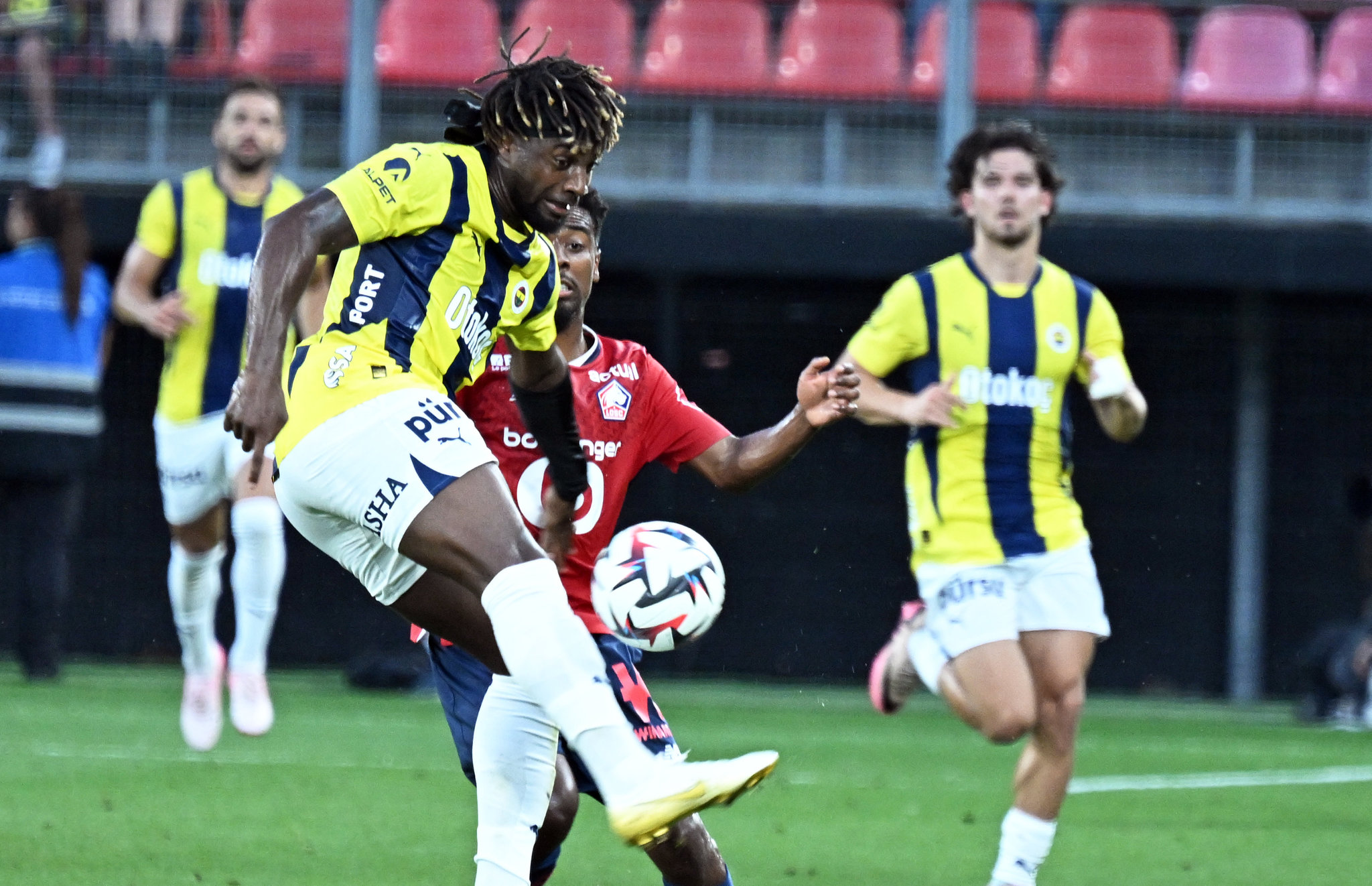 Fenerbahçe’ye PSG’den orta saha! Kanarya görüşmelere başladı