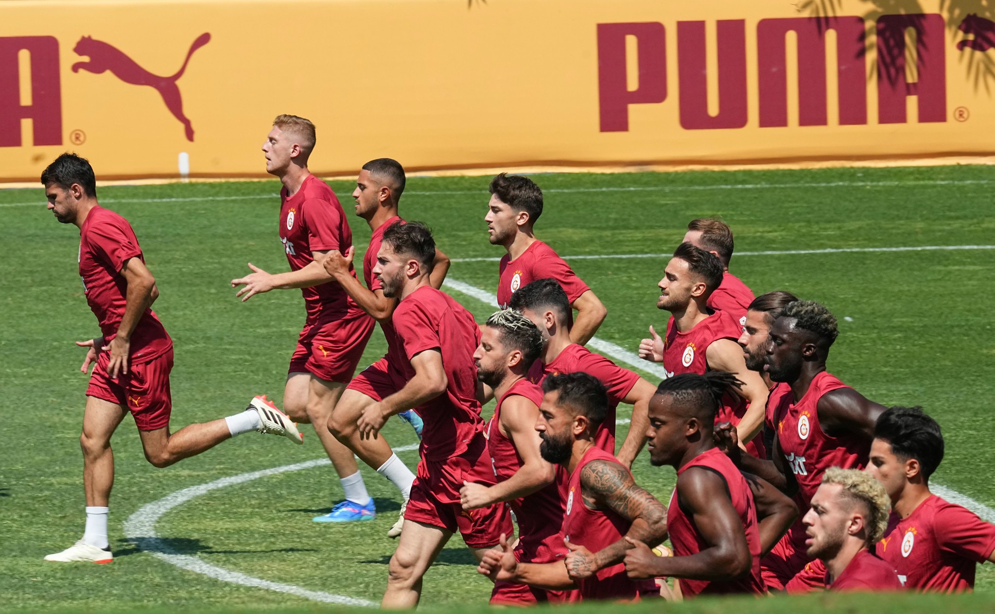 Galatasaray’da Okan Buruk kupa sonrası neşteri vurdu! 4 futbolcunun ipi çekildi