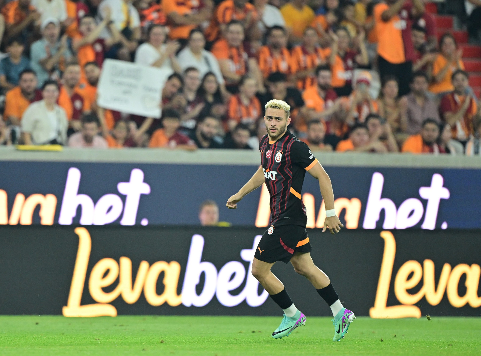 Galatasaray’da Okan Buruk kupa sonrası neşteri vurdu! 4 futbolcunun ipi çekildi