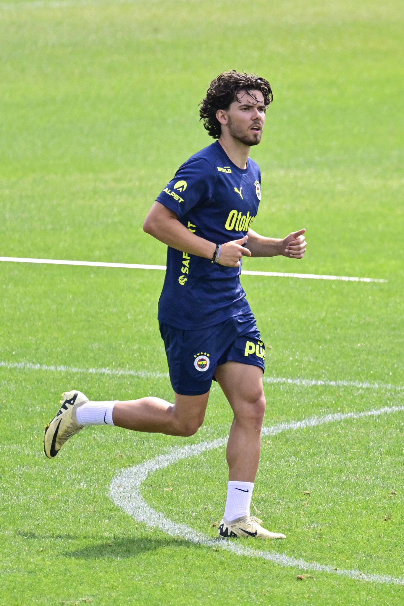 FENERBAHÇE HABERLERİ | Ferdi Kadıoğlu görüşme odasına! Kalacak mı, Gidecek mi?